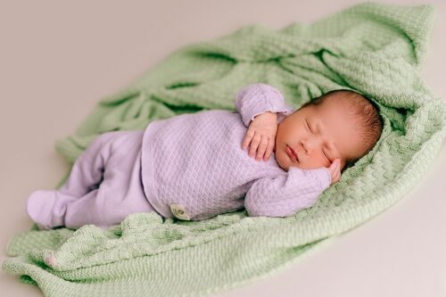 Primera puesta bebé pinya lila