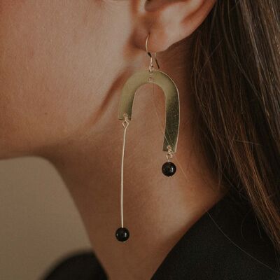 Balance Onyx Earrings