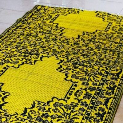 Black and yellow reversible African plastic carpet 120 x 195 cm