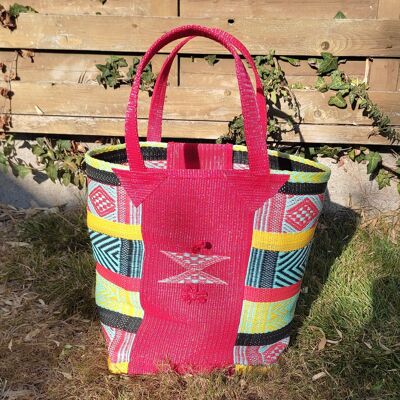 Afrikanisch gewebte Einkaufstasche aus recyceltem Kunststoff - mehrfarbig - rot