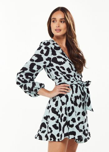 Liquorish Animal Print Mini Wrap Dress à manches longues en bleu 4