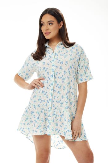 Mini robe chemise à fleurs bleues en blanc 3