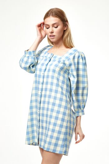 Robe bleue à manches bouffantes en vichy 7