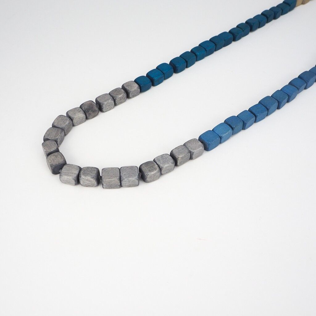 Collana in legno 52- Combinazione blu