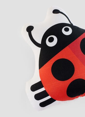 Coussin coccinelle 2