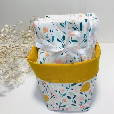 Set of 7 wipes with basket