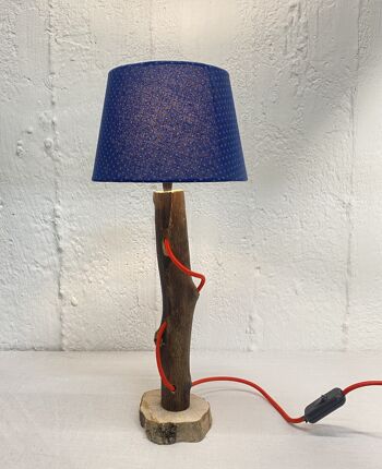 Lampe bois, câble rouge, abat-jour bleu, socle rondelle bois