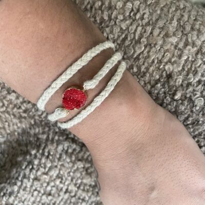 Armband aus rohem Stein