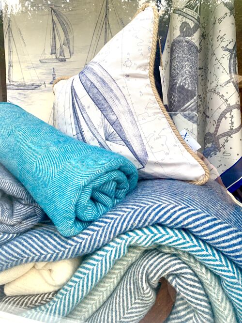 Lambswool Herringbone Blankets - Teal Blue