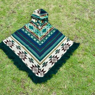 Green Alpaca wool poncho, Hooded Unisex poncho, Inca design, Boho winter poncho