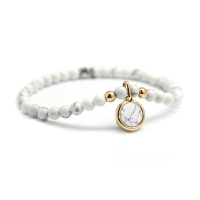 Women's howlite bead bracelet and round gold-plated medallion - HEART engraving