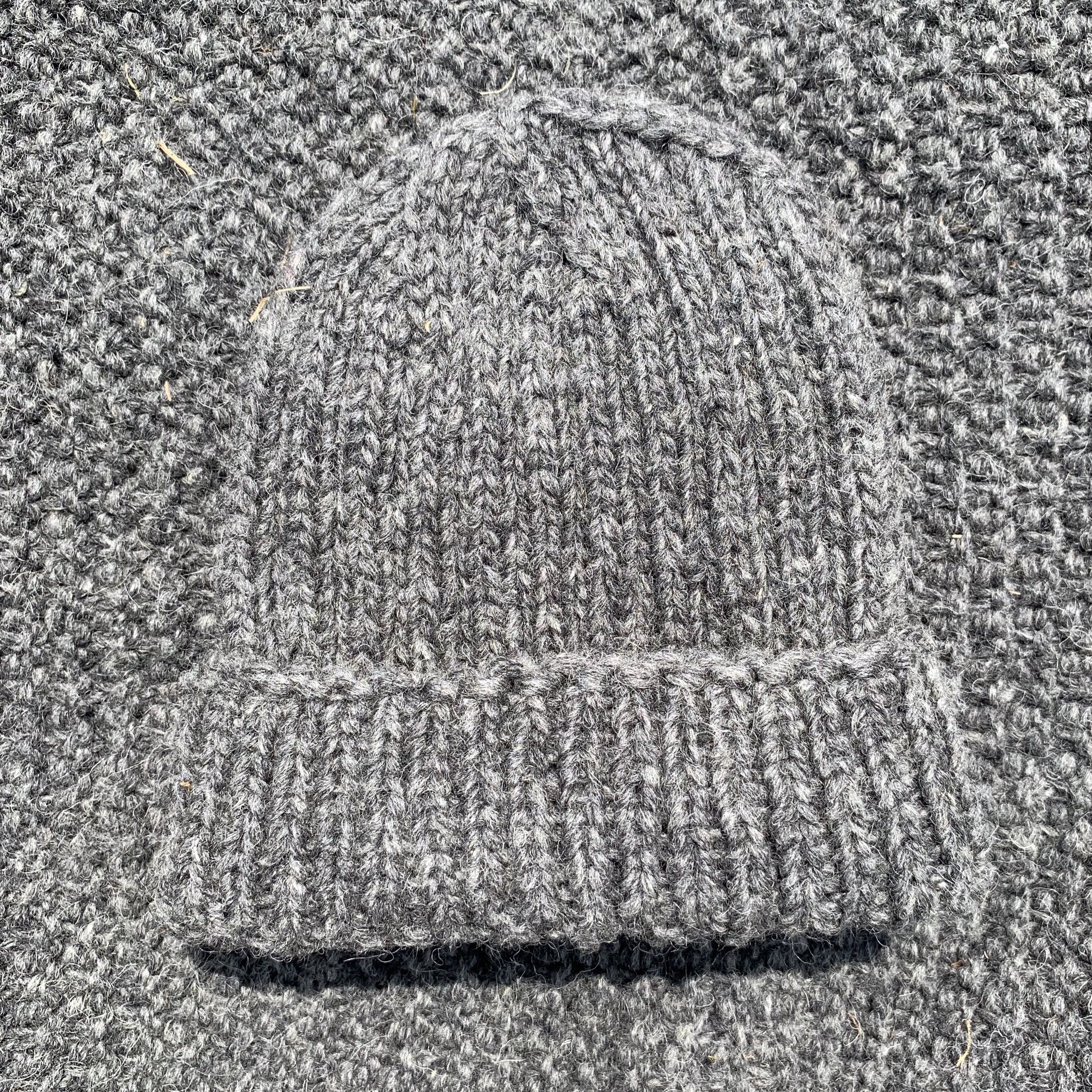 Nino striped beanie