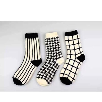 Japanese Clothing Fashion Black and White Socks