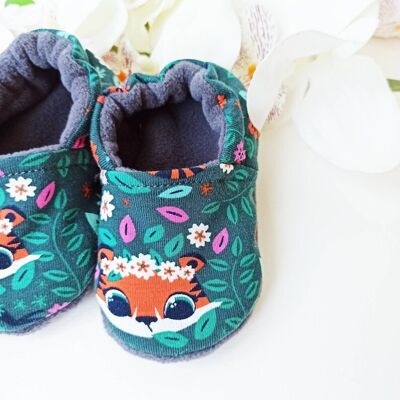 Baby booties - Green tiger
