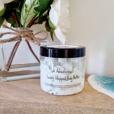 Mousse au beurre corporel fouettée de luxe aventureuse
