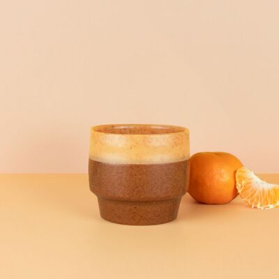 Clementine coffee cup: made from recycled citrus fruits