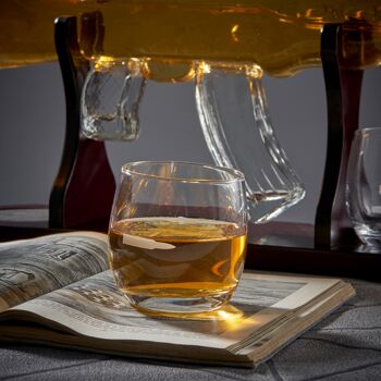 Ensemble de carafe en verre pour pistolet à whisky avec support en bois sculpté, distributeur de conception unique de fusil à scotch Bourbon avec boîte-cadeau 4
