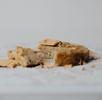 Fromage végétalien affiné à l'oignon et à la ciboulette 1