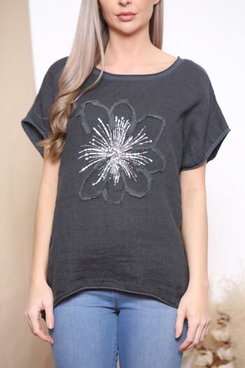 T-shirt en lin gris anthracite avec fleur à sequins 4