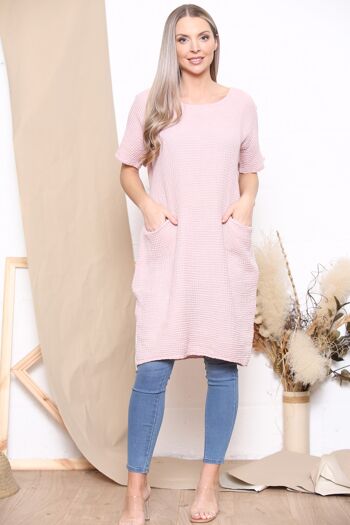 Robe texture gaufrée rose avec poches 1