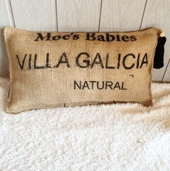 Coussin de sol en sac de cafe toile de jute recyclee salvador villa galicia 2