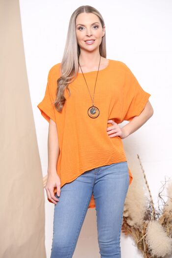 Top d'été orange avec collier 1