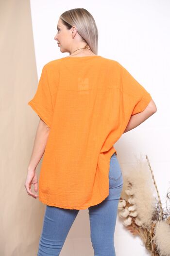 Top d'été orange avec collier 3