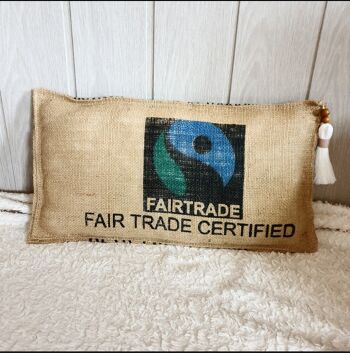 Coussin de sol en sac de cafe toile de jute recyclee bresil fairtrade 2