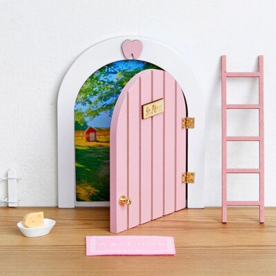 ( SPANISH ) Ratoncito Pérez Door That Opens - Ratoncito Pérez House - Includes 5 Accessories + Greeting Card - Boy Girl Gift 5 years (Pink)