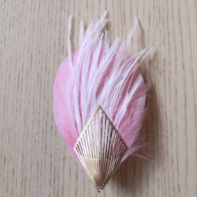 pince plume autruche rose et bijou,   pince barrette à cheveux, broche, bijoux fête de meres, accessoires de mode, bijou coloré