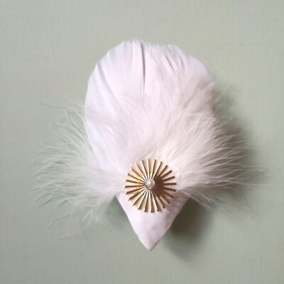 white marabou feather clip, hair clip, brooch, mother's day jewelry, fashion accessories, colorful jewelry