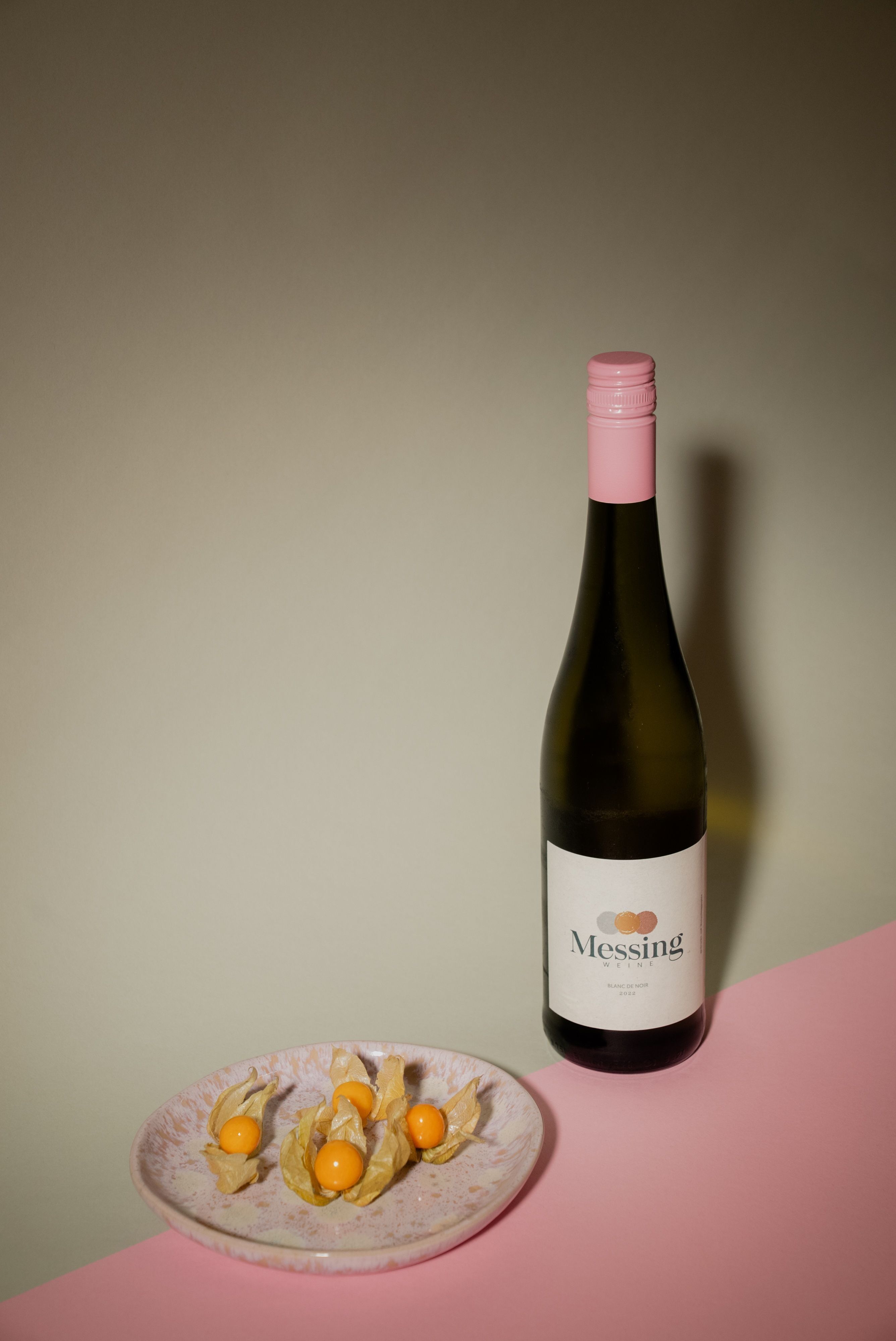 Vino bianco Blanc de Noir in ottone