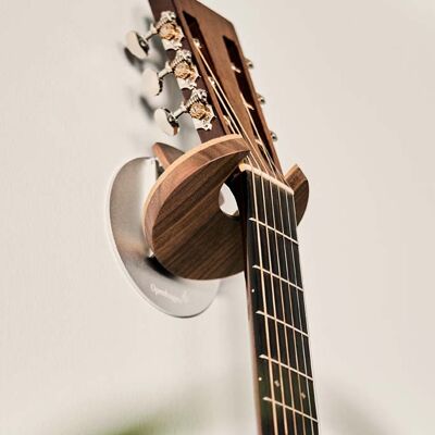 HangWithMe - The decorative wall mount - walnut