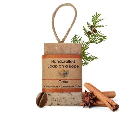 Cozy Soap On A Rope - Canela, Cedro, Café - 100 g de jabón de proceso en frío sin palma - Hecho a mano en el Reino Unido - Envío el mismo día - Apto para veganos - Jabón de aceite esencial