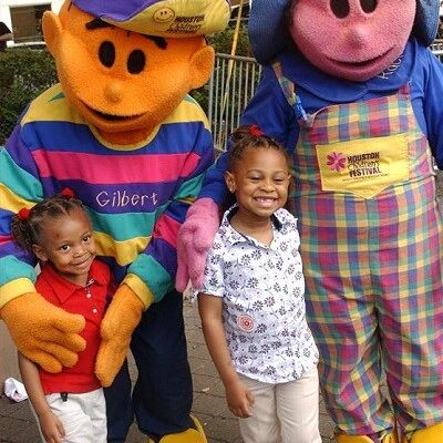2 Costume de mascotte personnalisable s : une fille rose et un garçon orange.