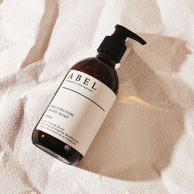 Wellington Hand Soap 300ml - Pears & English Wildflowers
