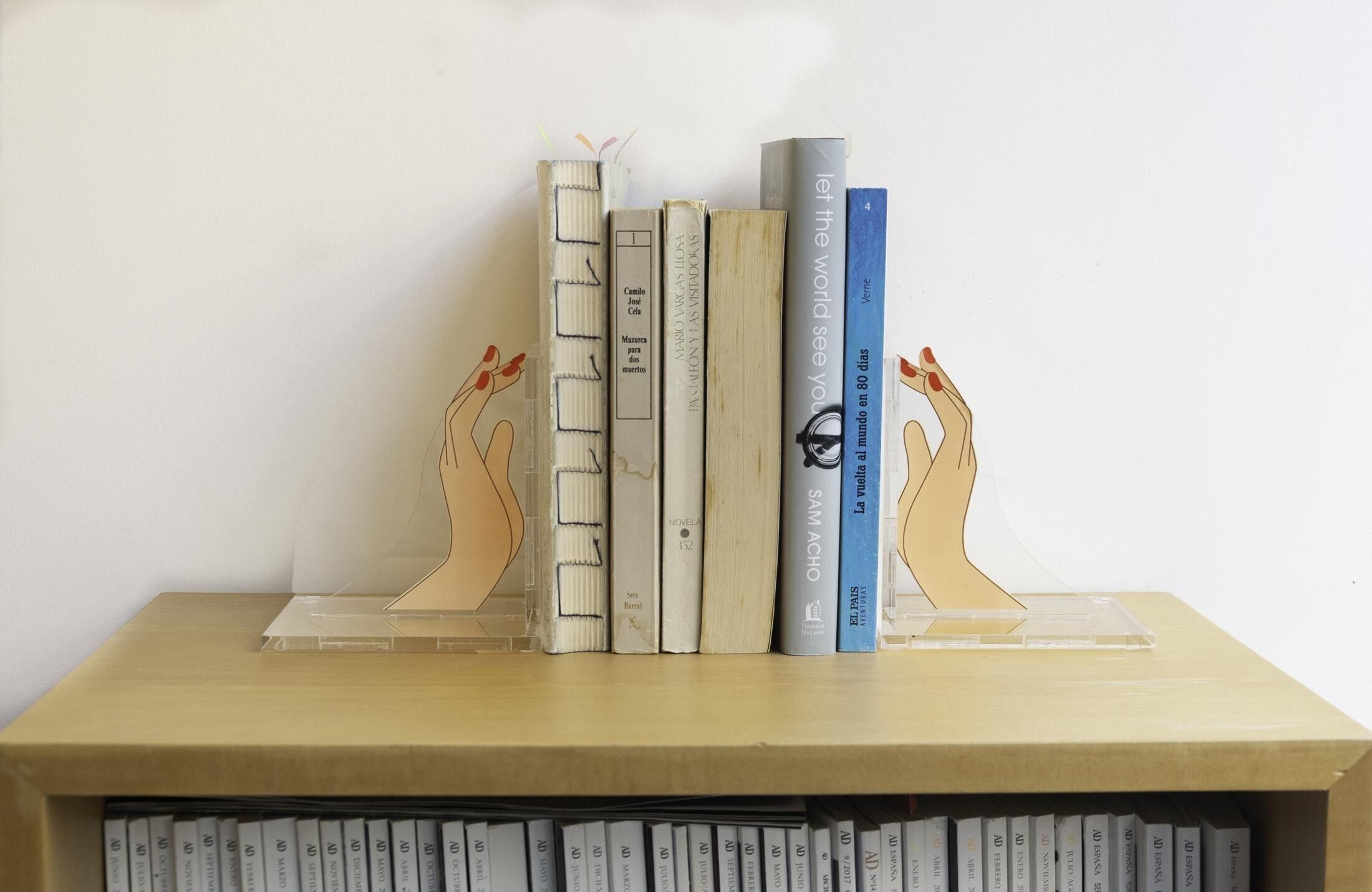 Book End (Hands)