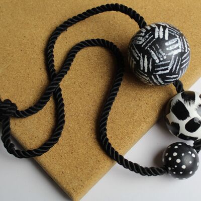 3 ball necklace #01 ,