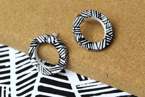 Circle outline earrings assorted - dashes white ,