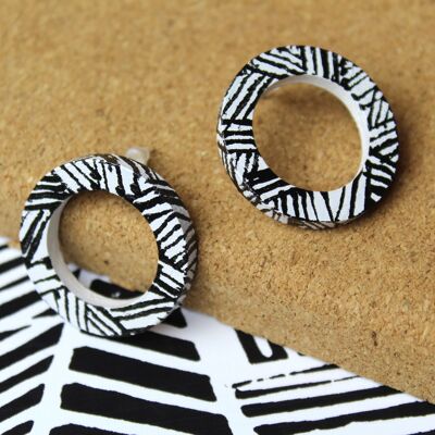 Circle outline earrings assorted - dashes white ,