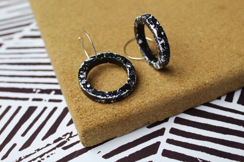 Outline circle hoops splash b/w ,