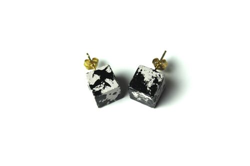 Cube earrings - splash w/b ,