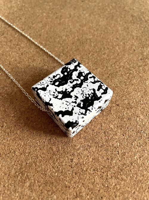 Flat square single pendant necklace - splash w/b ,