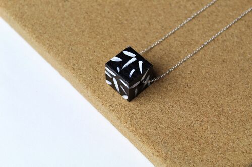 Small square necklace assorted - strokes ,