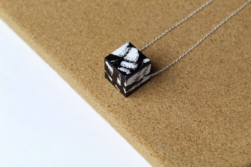 Small square necklace assorted - sponge ,