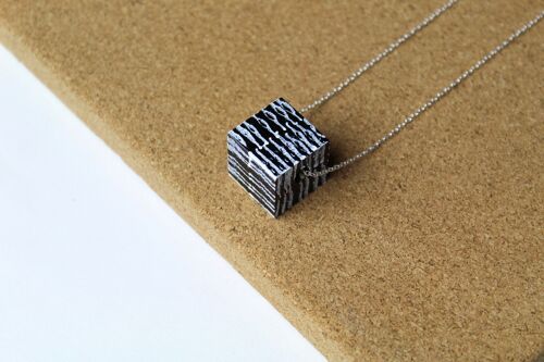 Small square necklace assorted - lines ,