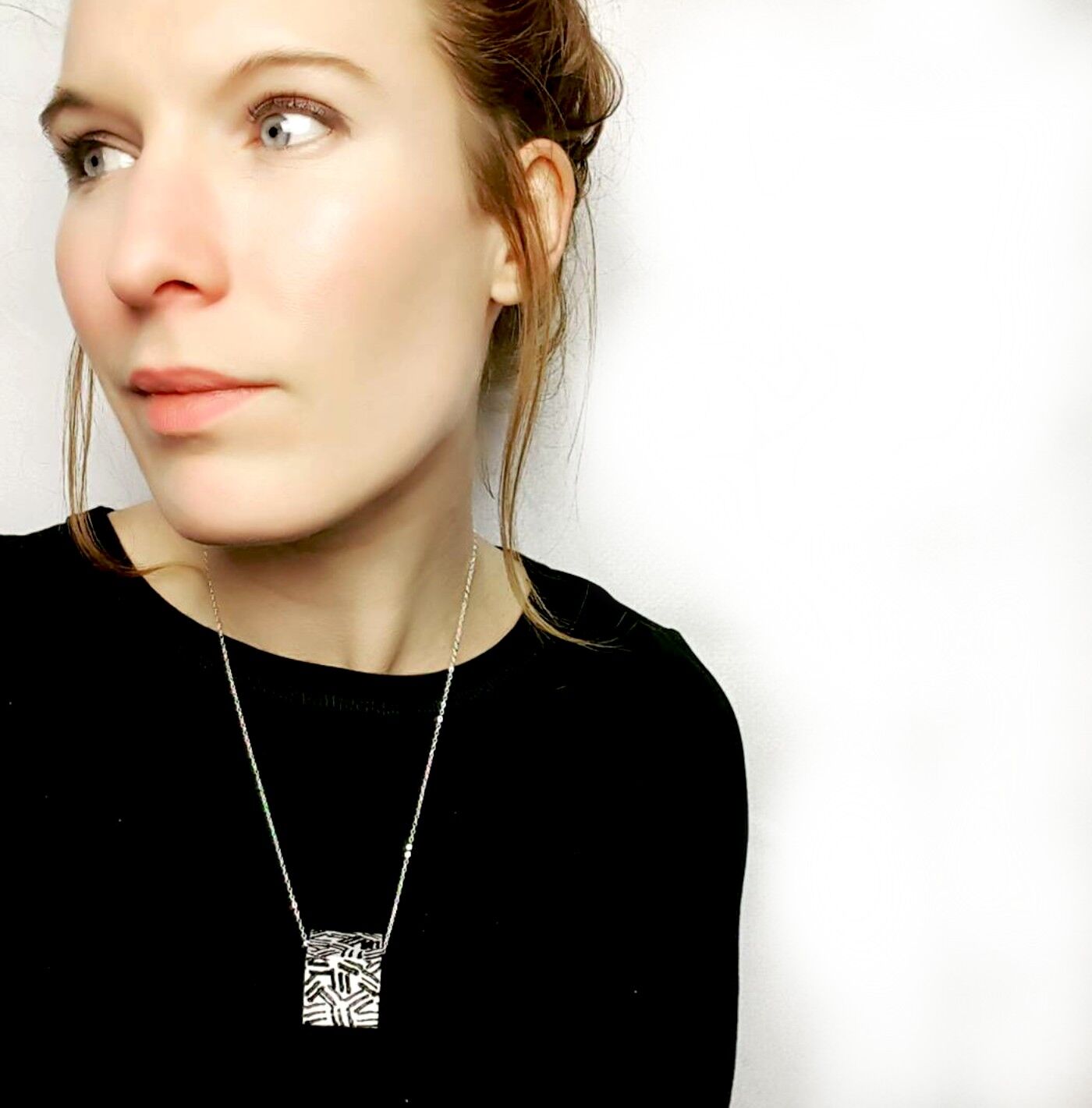 HATCH Collana Quadrata Dipinta a Mano ,