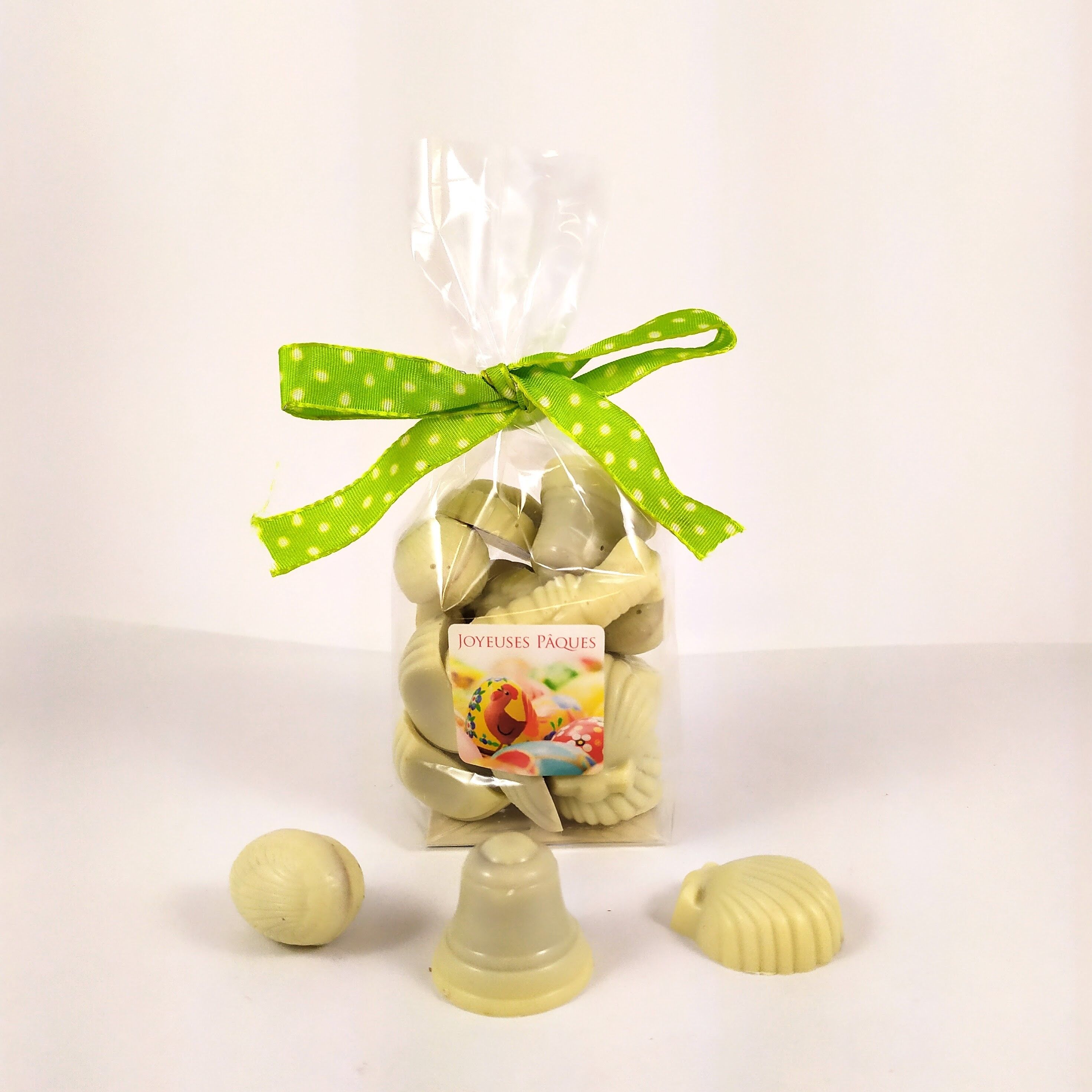 Petits Oeufs et sujets Pâques Bio Chocolat Blanc fourrés praliné