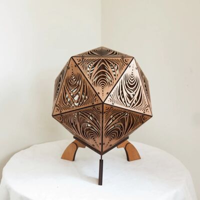 Lampe à poser en bois - lampe de chevet - suspension - forme platonique icosahedron - dessin Zebra projection des ombres. Découpe laser.