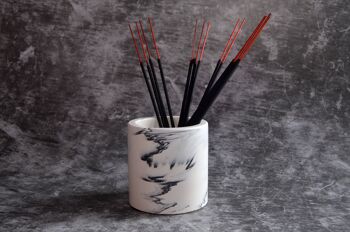 Petit pot en marbre pour stylos, outils, encens, etc. 4